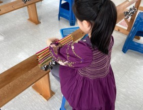 열심히 만드는 7살 어린이:) 집중하는 모습이 너무 예뻐요